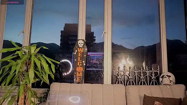 Ivanna West online show from 10/15/25, 10:26