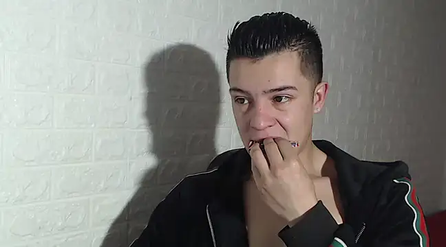 Snapshot of CamiloBeltran_ chatting on 03/13/25, 03:50 CamiloBeltran online show from 03/13/25, 03:50