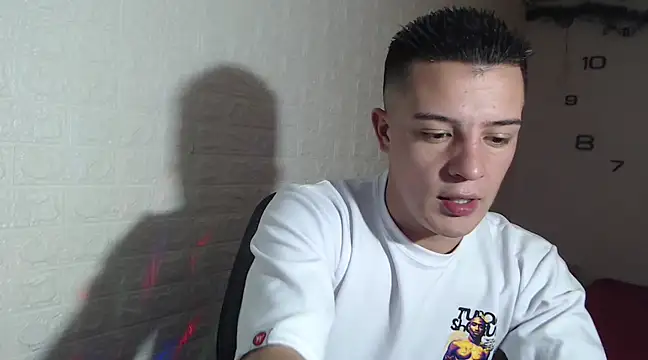 Snapshot of CamiloBeltran_ chatting on 03/22/25, 06:25 CamiloBeltran online show from 03/22/25, 06:25