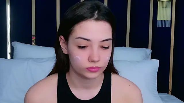 Alice Deleon online show from 12/18/25, 10:54