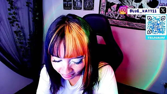 Snapshot of blue_katt chatting on 06/25/26, 05:12 blue katt online show from 06/25/26, 05:12