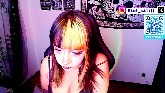 Snapshot of blue_katt chatting on 07/21/26, 03:31 blue katt online show from 07/21/26, 03:31
