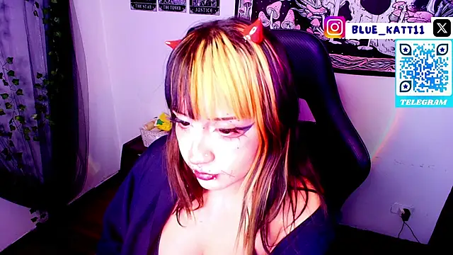 Snapshot of blue_katt chatting on 07/29/26, 11:25 blue katt online show from 07/29/26, 11:25