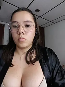 Snapshot of EmmaSulivan chatting on 07/11/26, 02:14 EmmaSulivan online show from 07/11/26, 02:14