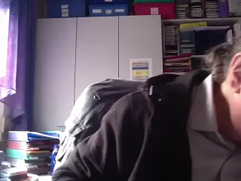 Snapshot of HMStraps01 chatting on 12/12/24, 09:30 HMStraps01 online show from 12/12/24, 09:30