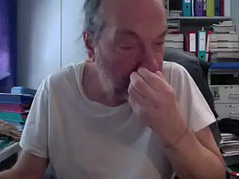 Snapshot of HMStraps01 chatting on 03/18/25, 12:58 HMStraps01 online show from 03/18/25, 12:58