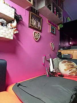 sexymelli18 online show from 12/02/25, 06:25