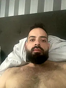 guccititi online show from 10/20/25, 01:11