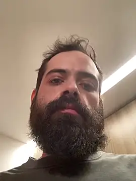 guccititi online show from 12/18/25, 08:04