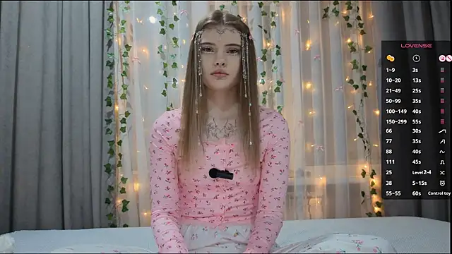 CarolinePepper online show from 01/10/26, 01:57