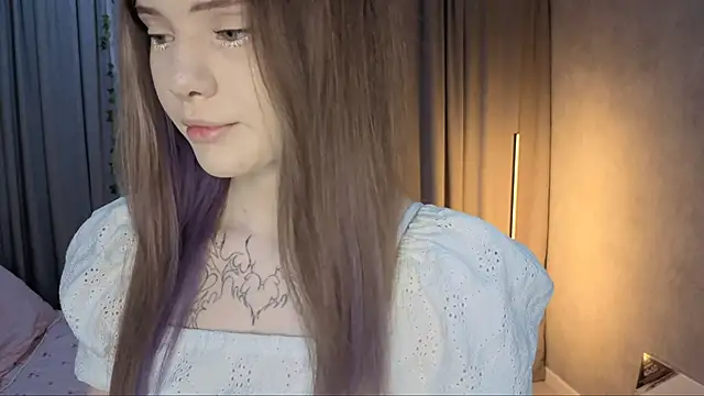 CarolinePepper online show from 04/15/26, 02:13