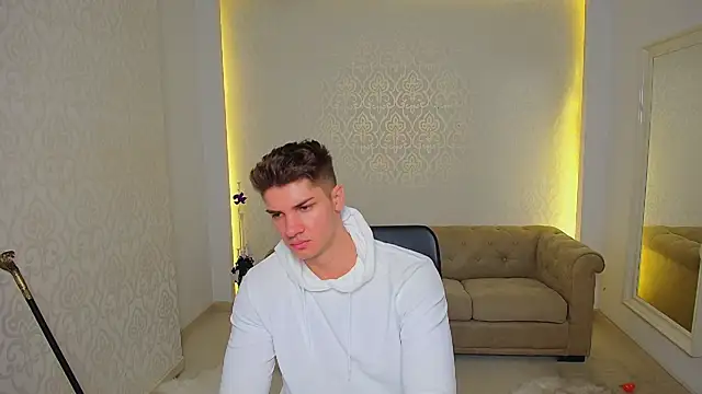 MaxKaiden online show from 11/05/25, 05:40