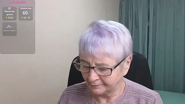 Sandra Snowflake online show from 11/17/25, 03:45