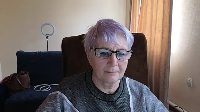 Sandra Snowflake online show from 04/29/26, 10:52