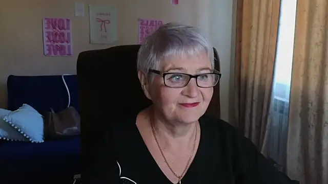 Snapshot of Sandra_Snowflake chatting on 05/29/26, 04:10 Sandra Snowflake online show from 05/29/26, 04:10