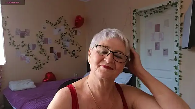 Snapshot of Sandra_Snowflake chatting on 06/03/26, 02:33 Sandra Snowflake online show from 06/03/26, 02:33