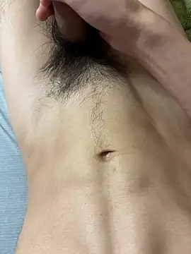 Snapshot of tsune694 chatting on 11/12/25, 10:37 tsune694 online show from 11/12/25, 10:37