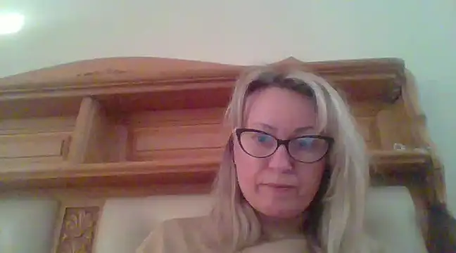 Snapshot of Mary888x chatting on 02/21/25, 02:27 Mary888x online show from 02/21/25, 02:27