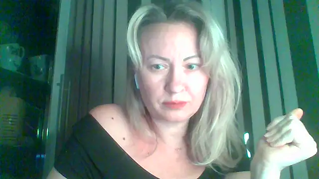 Snapshot of Mary888x chatting on 02/21/25, 06:15 Mary888x online show from 02/21/25, 06:15