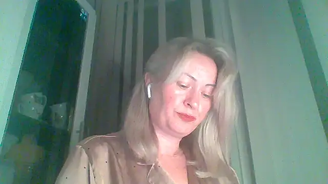 Snapshot of Mary888x chatting on 02/22/25, 05:46 Mary888x online show from 02/22/25, 05:46