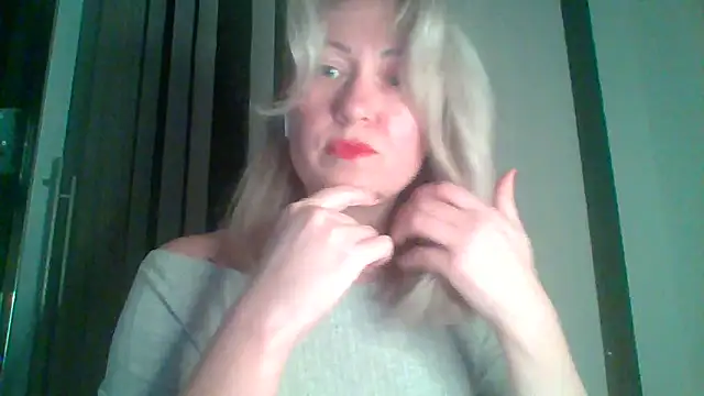 Snapshot of Mary888x chatting on 02/26/25, 05:17 Mary888x online show from 02/26/25, 05:17