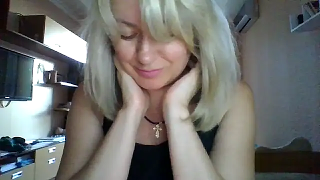 Snapshot of Mary888x chatting on 07/30/26, 05:23 Mary888x online show from 07/30/26, 05:23