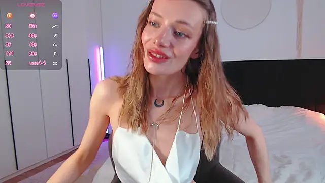 LunaticaBae online show from 04/12/26, 02:49