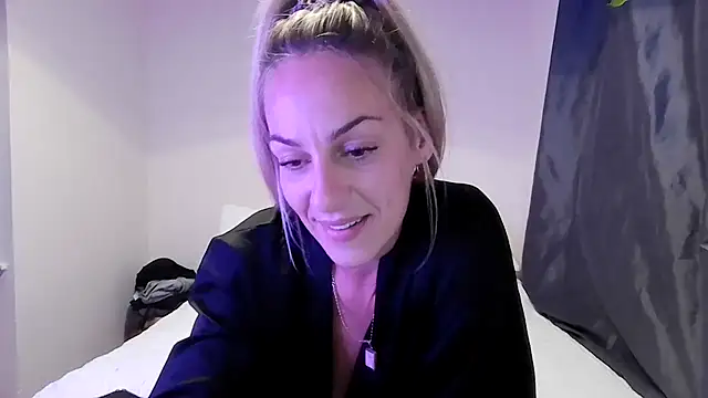 Edenfox- online show from 09/19/25, 10:32