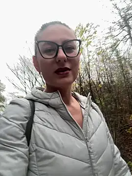 Snapshot of AvaFlowers6 chatting on 11/02/25, 01:57 AvaFlowers6 online show from 11/02/25, 01:57