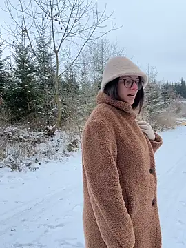 Snapshot of AvaFlowers6 chatting on 01/06/26, 09:46 AvaFlowers6 online show from 01/06/26, 09:46