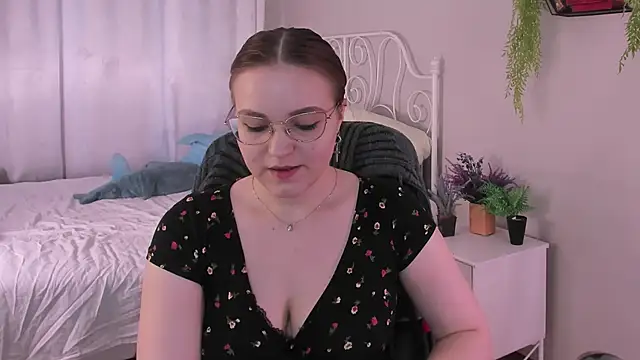 Snapshot of Rada_Woods chatting on 03/19/25, 04:36 Rada Woods online show from 03/19/25, 04:36