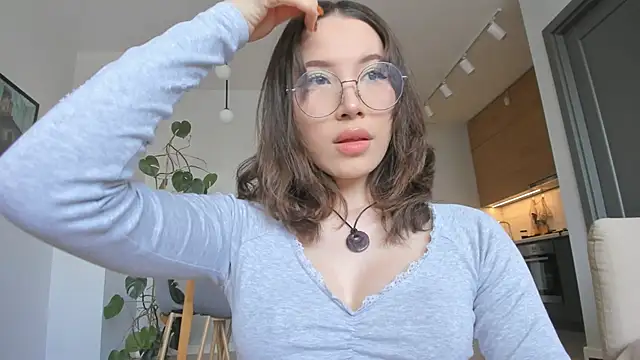 mey baee online show from 02/18/26, 07:59