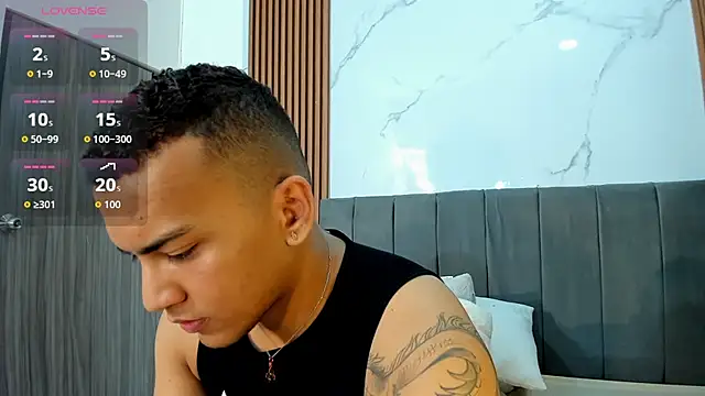 Rafa2004Cruz online show from 09/18/25, 12:18