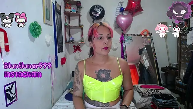 Snapshot of purplekattlyn chatting on 02/17/25, 04:37 purplekattlyn online show from 02/17/25, 04:37