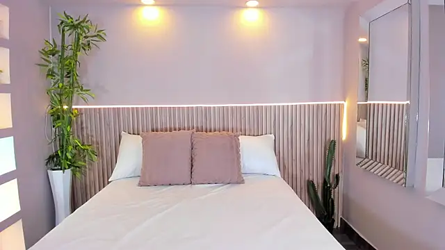 GeorginaReyes online show from 12/13/25, 10:48