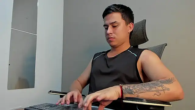 mattiwsmorris  online show from 12/05/25, 06:00