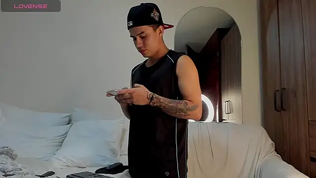 mattiwsmorris  online show from 04/18/26, 04:05