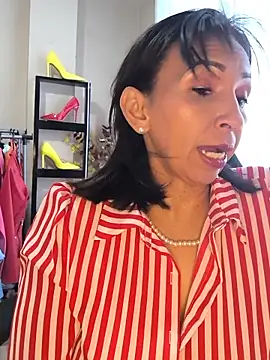 Mrsvictoriaaa online show from 05/11/26, 08:50