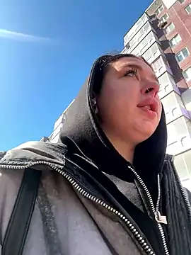 AlishaPrettyBlade online show from 04/01/26, 05:52