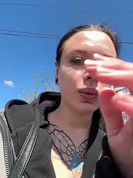 AlishaPrettyBlade online show from 05/25/26, 04:40