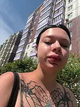 AlishaPrettyBlade online show from 06/08/26, 04:02