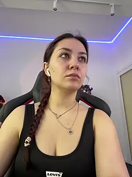 AshleySkott  online show from 10/28/25, 08:29