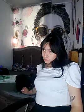 Arielle lov online show from 04/18/26, 11:14