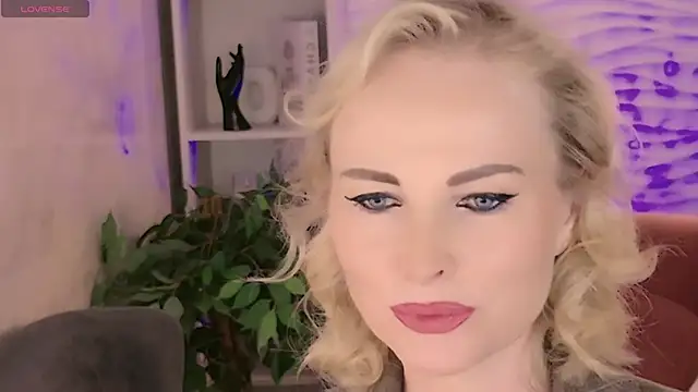 Sandra Kind online show from 06/06/26, 05:23
