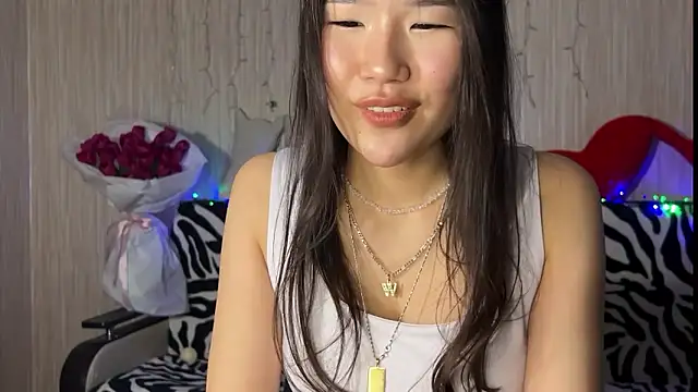 Asian Vi online show from 03/11/25, 05:13