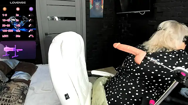 LaylaLayla7 online show from 09/12/25, 07:52