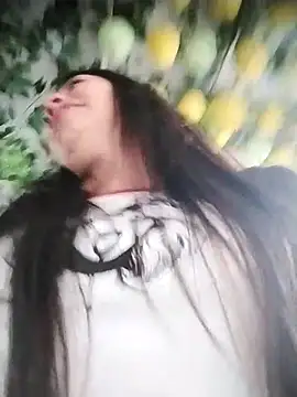 Snapshot of Nat_XxX chatting on 10/14/25, 08:31 Nat XxX online show from 10/14/25, 08:31