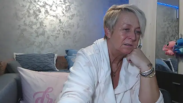 RosesandLillies online show from 12/05/25, 04:58