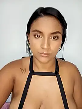 victoria roussee online show from 02/26/25, 03:21