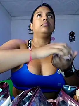 victoria roussee online show from 10/19/25, 11:22